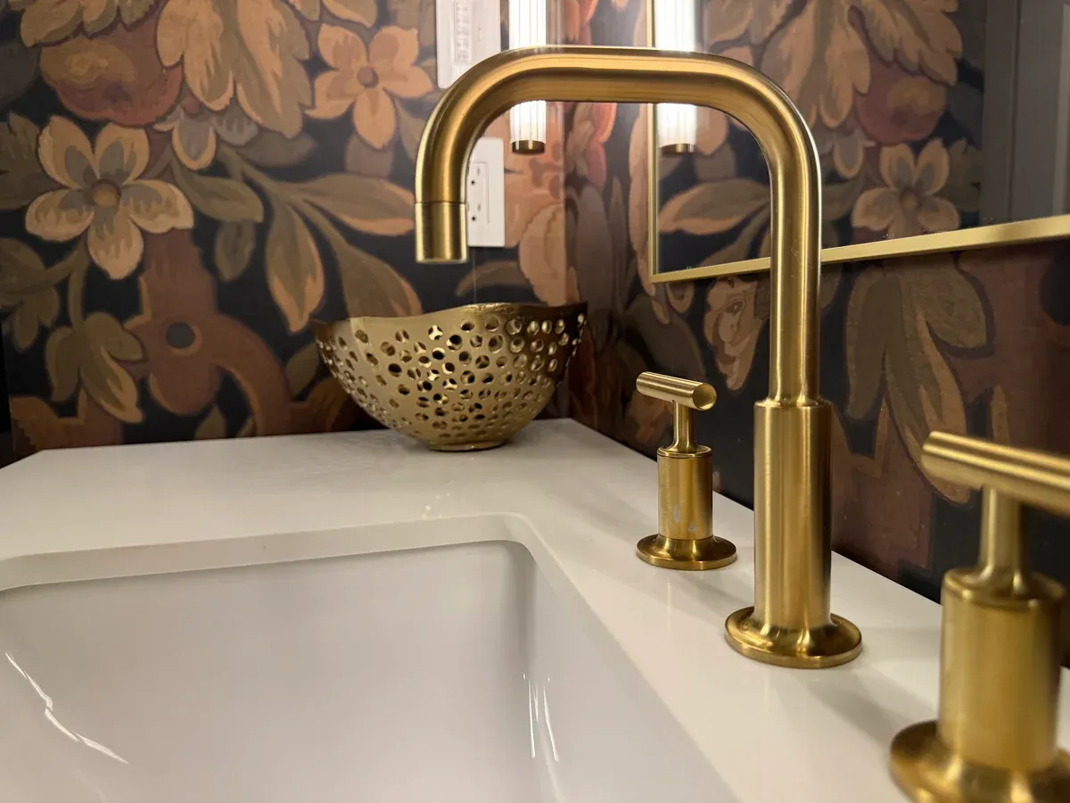 Smell Good Plumbers faucet replacement service in Victoria BC